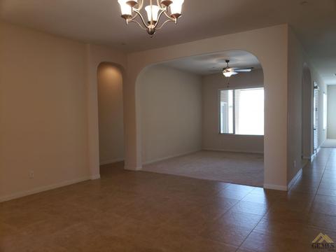 2920 Barrowby St, Bakersfield, CA 93311 photo 8