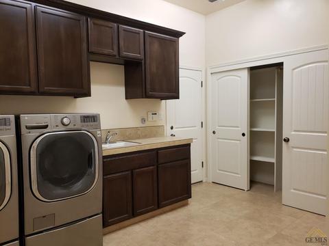 2920 Barrowby St, Bakersfield, CA 93311 photo 25