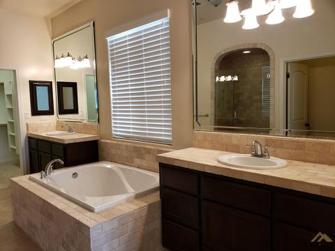 2920 Barrowby St, Bakersfield, CA 93311 photo 22