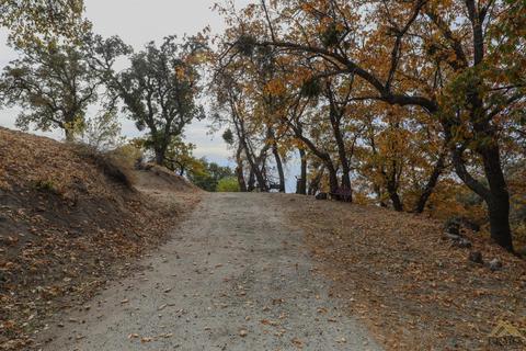 30440 Starland Dr, Tehachapi, CA 93561 photo 4
