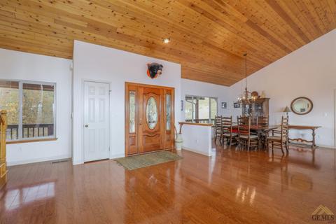 30440 Starland Dr, Tehachapi, CA 93561 photo 5