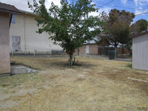 220 E St, Taft, CA 93268 photo 4