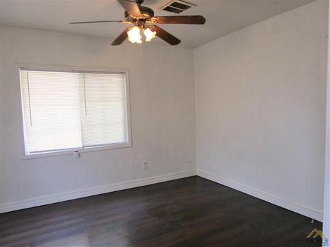 220 E St, Taft, CA 93268 photo 11