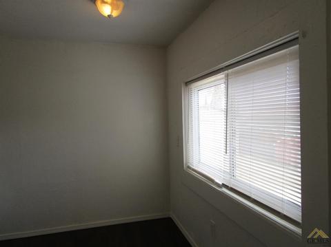 220 E St, Taft, CA 93268 photo 14