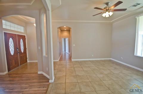 8902 Rockhampton Dr, Bakersfield, CA 93313 photo 17