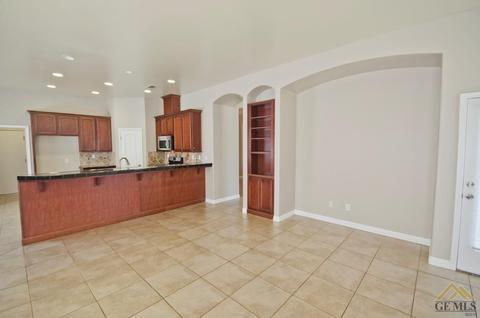 8902 Rockhampton Dr, Bakersfield, CA 93313 photo 21