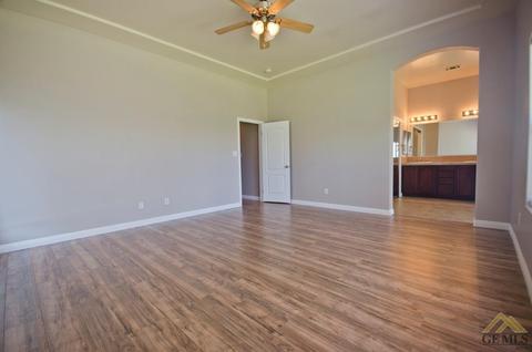 8902 Rockhampton Dr, Bakersfield, CA 93313 photo 7