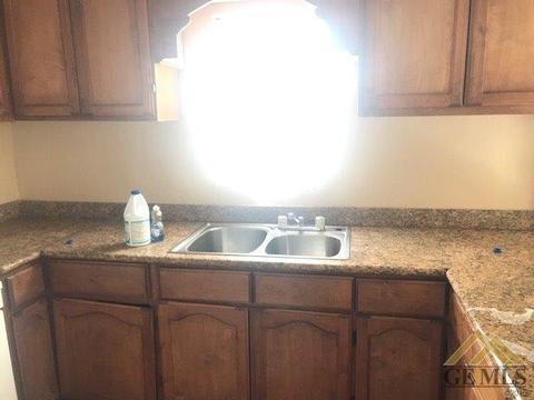 1413 E 10th St, Bakersfield, CA 93307 photo 9