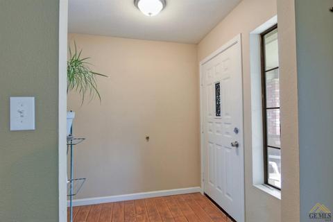30161 Knight Ct, Tehachapi, CA 93561 photo 6