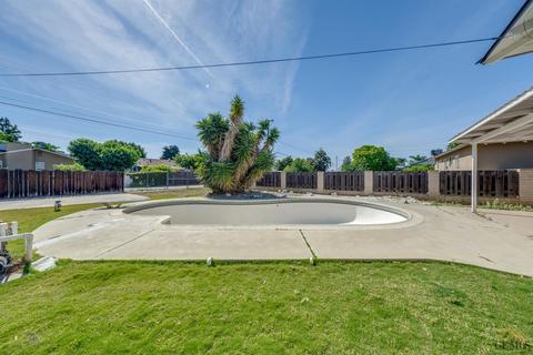 236 Walnut St, Shafter, CA 93263 photo 17