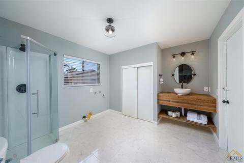 236 Walnut St, Shafter, CA 93263 photo 14