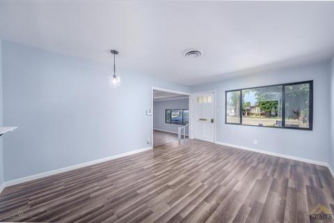 236 Walnut St, Shafter, CA 93263 photo 3