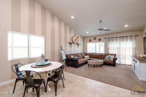 9113 Red Pine Dr, Shafter, CA 93263 photo 5
