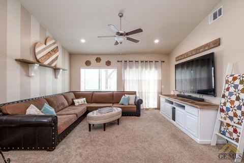 9113 Red Pine Dr, Shafter, CA 93263 photo 7