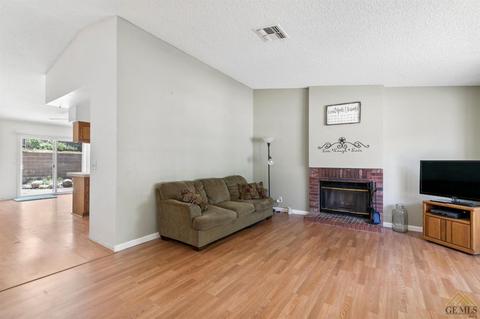 116 Chaparrel St, Tehachapi, CA 93561 photo 3