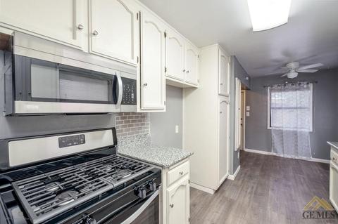 3003 Spruce St, Bakersfield, CA 93301 photo 2