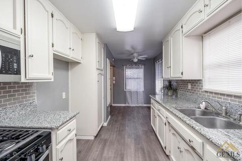 3003 Spruce St, Bakersfield, CA 93301 photo 3