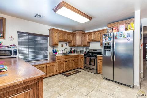 809 Walnut Dr, Arvin, CA 93203 photo 9