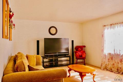 741 3rd St, Mcfarland, CA 93250 photo 9
