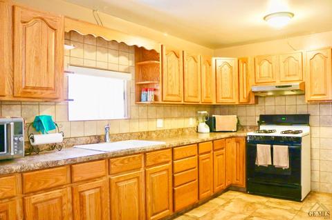 741 3rd St, Mcfarland, CA 93250 photo 2