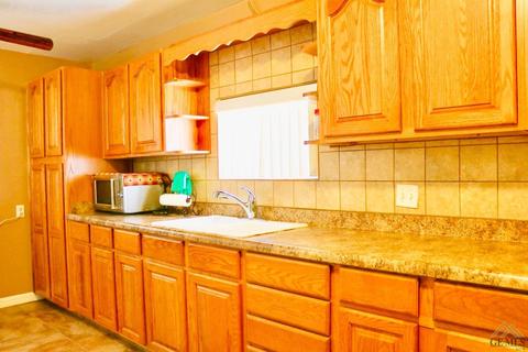 741 3rd St, Mcfarland, CA 93250 photo 3