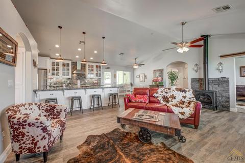 18400 Jacks Hill Rd, Tehachapi, CA 93561 photo 2