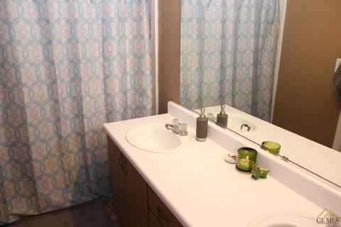 6604 Pine View Dr, Bakersfield, CA 93307 photo 13
