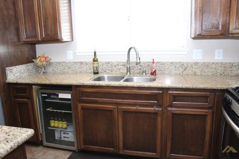 6604 Pine View Dr, Bakersfield, CA 93307 photo 9