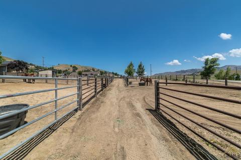 23947 Clover Spring Rd, Tehachapi, CA 93561 photo 6
