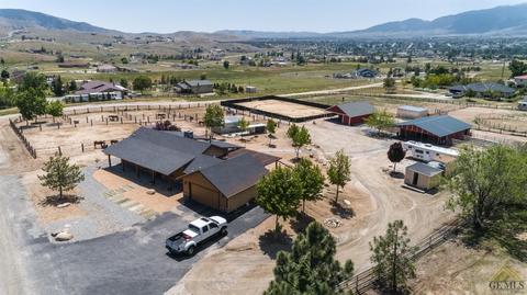 23947 Clover Spring Rd, Tehachapi, CA 93561 photo 1