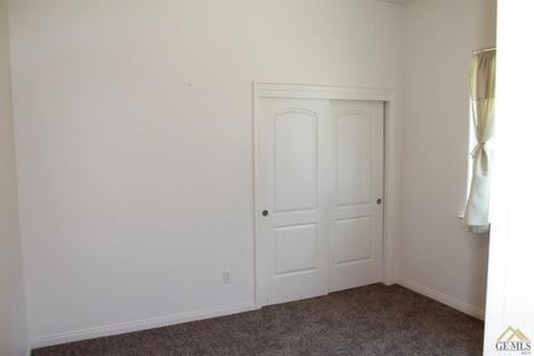 763 Pheasant Run Dr, Shafter, CA 93263 photo 24