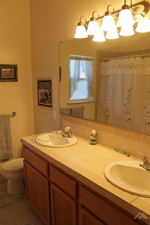 763 Pheasant Run Dr, Shafter, CA 93263 photo 26