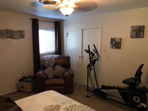204 Walnut St, Shafter, CA 93263 photo 7