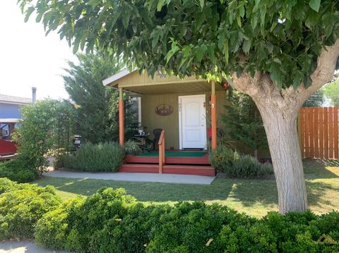 605 Fillmore St, Taft, CA 93268 photo 3