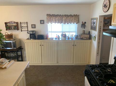 605 Fillmore St, Taft, CA 93268 photo 18