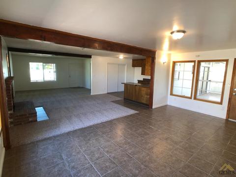 314 E San Emidio St, Taft, CA 93268 photo 9