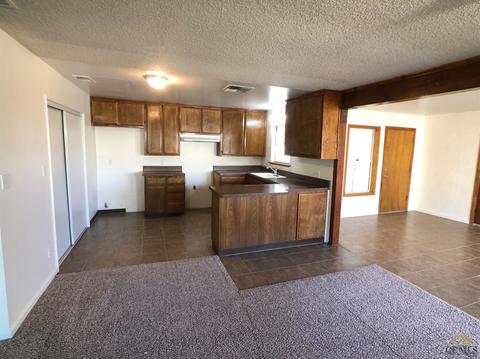 314 E San Emidio St, Taft, CA 93268 photo 4