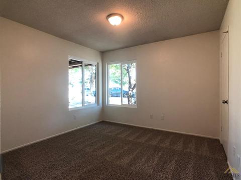 314 E San Emidio St, Taft, CA 93268 photo 14