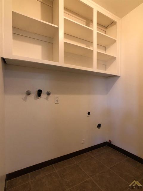 314 E San Emidio St, Taft, CA 93268 photo 7