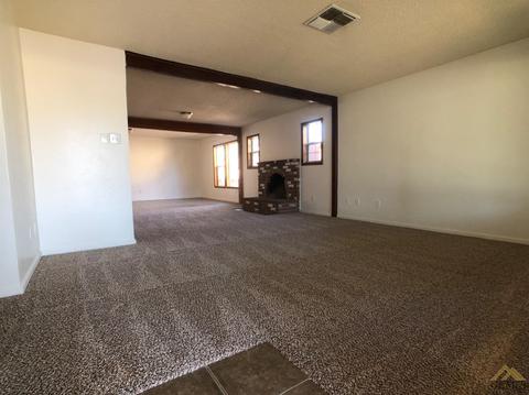 314 E San Emidio St, Taft, CA 93268 photo 2
