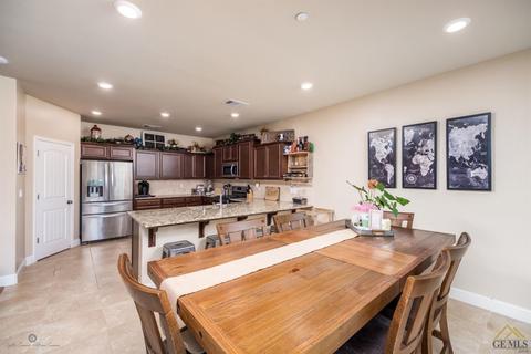 9105 Red Pine Dr, Shafter, CA 93263 photo 7