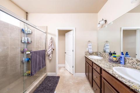 9105 Red Pine Dr, Shafter, CA 93263 photo 17
