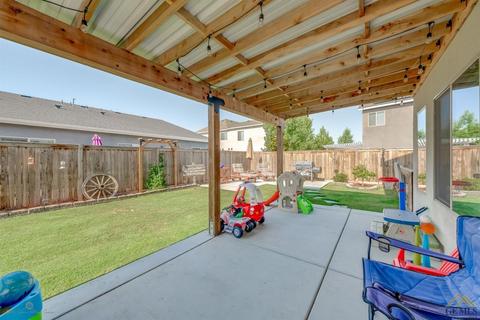 9105 Red Pine Dr, Shafter, CA 93263 photo 21