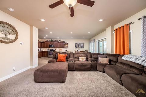 9105 Red Pine Dr, Shafter, CA 93263 photo 5