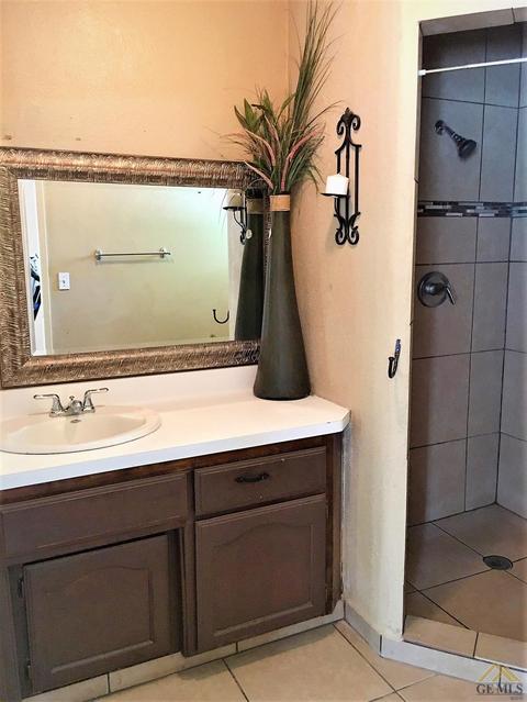 249 Jessie Ave, Shafter, CA 93263 photo 9