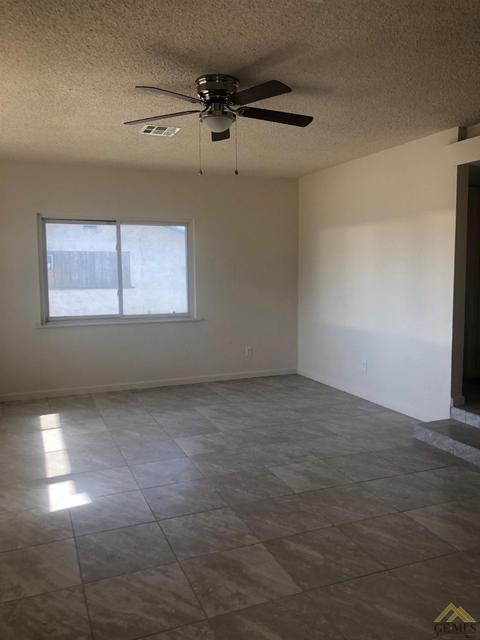 327 Meadow St, Buttonwillow, CA 93206 photo 4