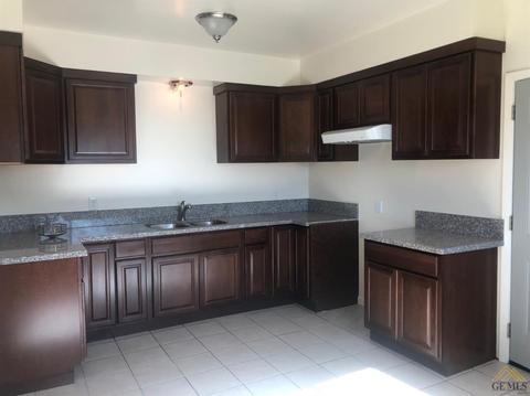 327 Meadow St, Buttonwillow, CA 93206 photo 3