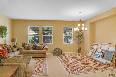 911 Valerie Ln, Tehachapi, CA 93561 photo 6