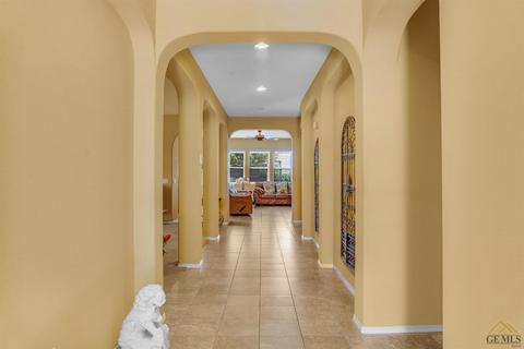 911 Valerie Ln, Tehachapi, CA 93561 photo 4