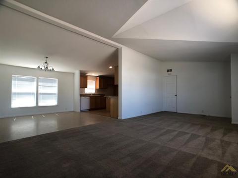 701 Crystal St, Taft, CA 93268 photo 2